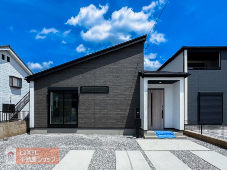 栃木県小山市駅南町4丁目の新築一戸建ての現地外観写真