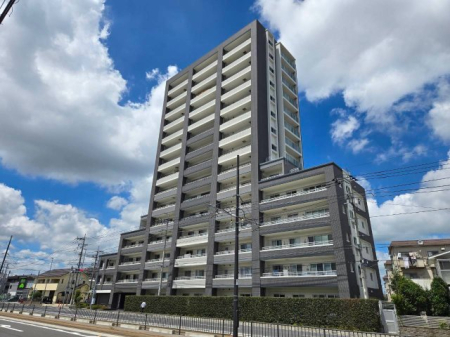 栃木県宇都宮市東今泉2丁目の中古マンションの現地外観写真